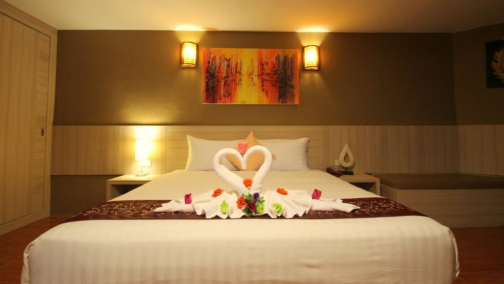 Baywatch Boutique Hotel Ao Nang Krabi town Exterior foto